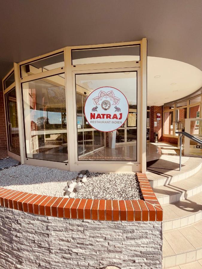 Hotel Le Saint Aubin กูร์เนย์-ออง-เบรย์ ภายนอก รูปภาพ