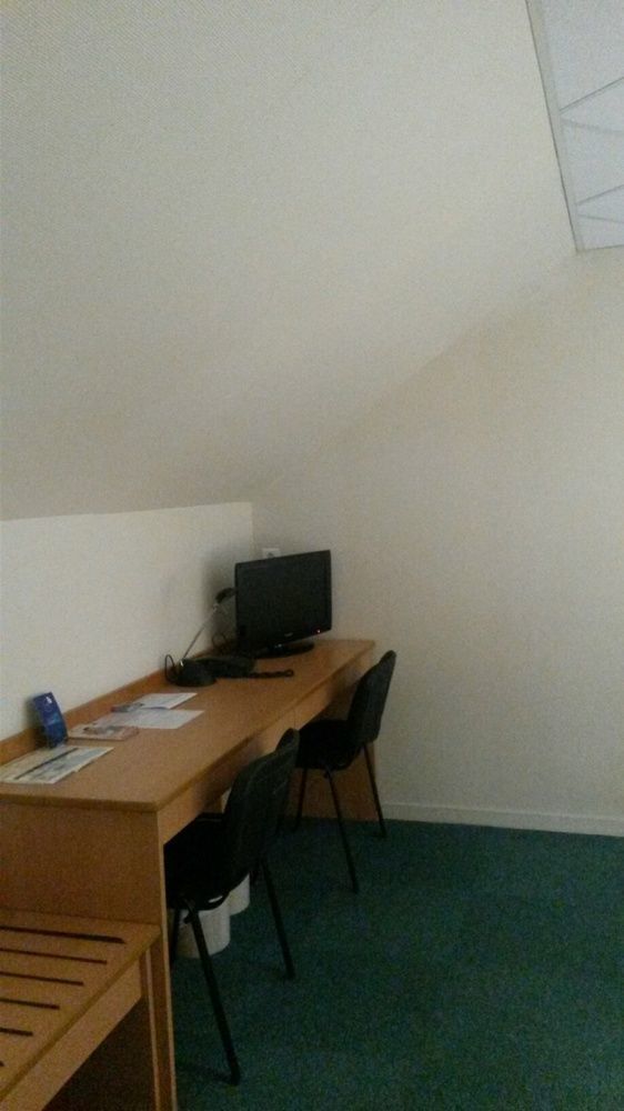 Hotel Le Saint Aubin กูร์เนย์-ออง-เบรย์ ภายนอก รูปภาพ
