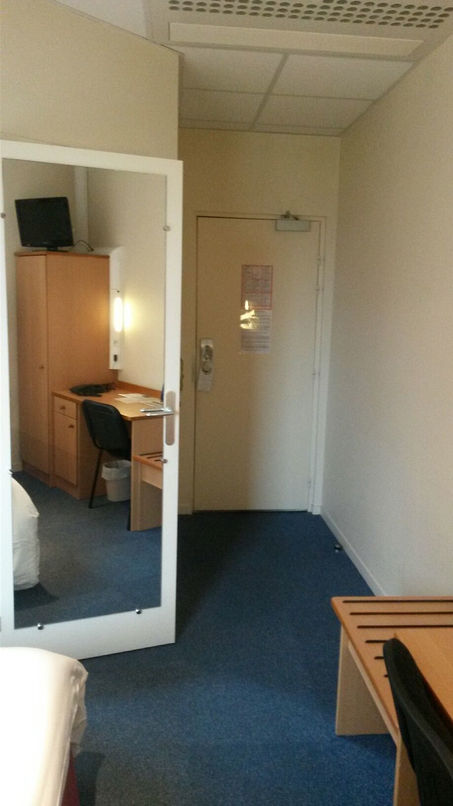 Hotel Le Saint Aubin กูร์เนย์-ออง-เบรย์ ภายนอก รูปภาพ