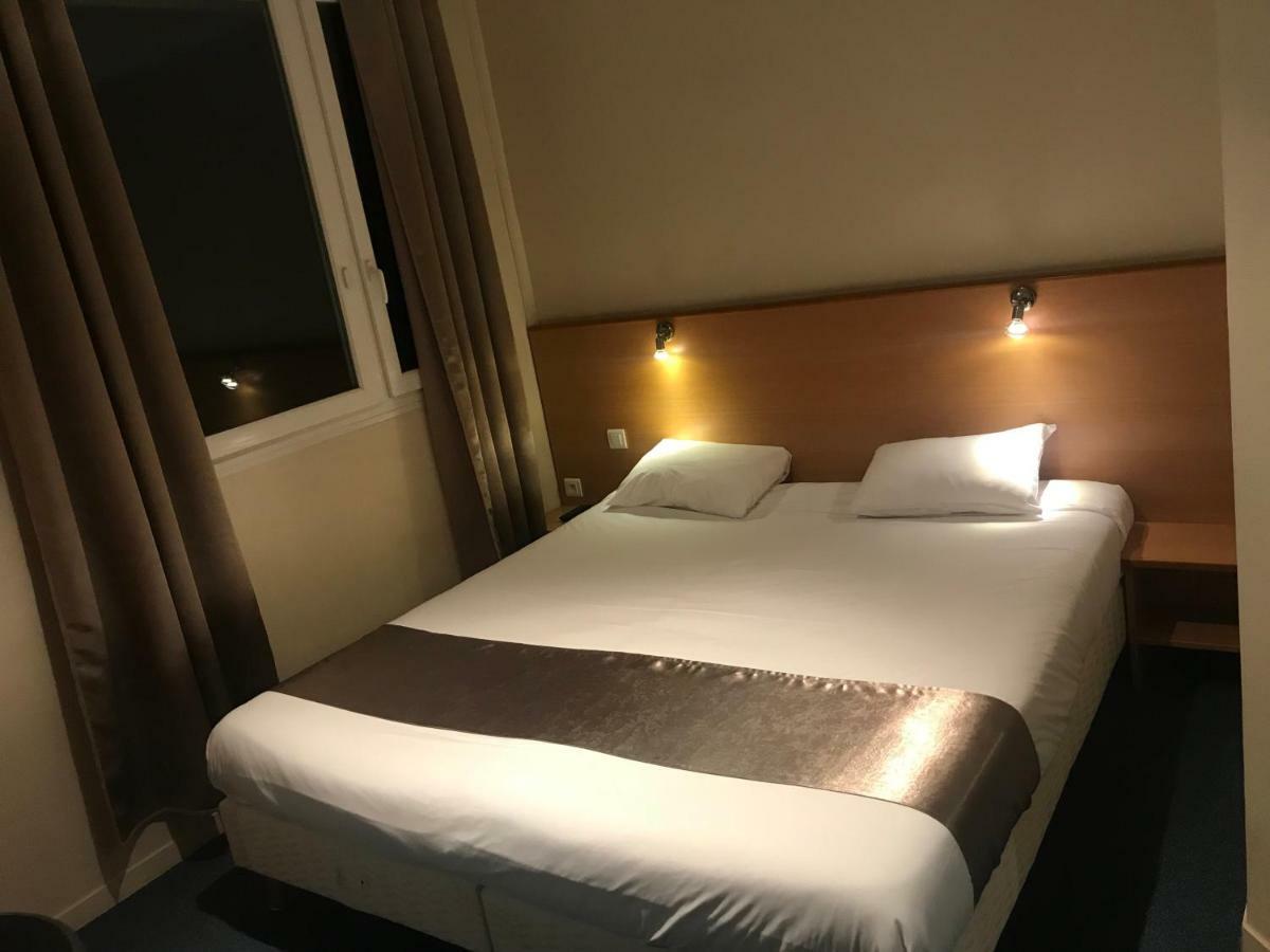 Hotel Le Saint Aubin กูร์เนย์-ออง-เบรย์ ภายนอก รูปภาพ